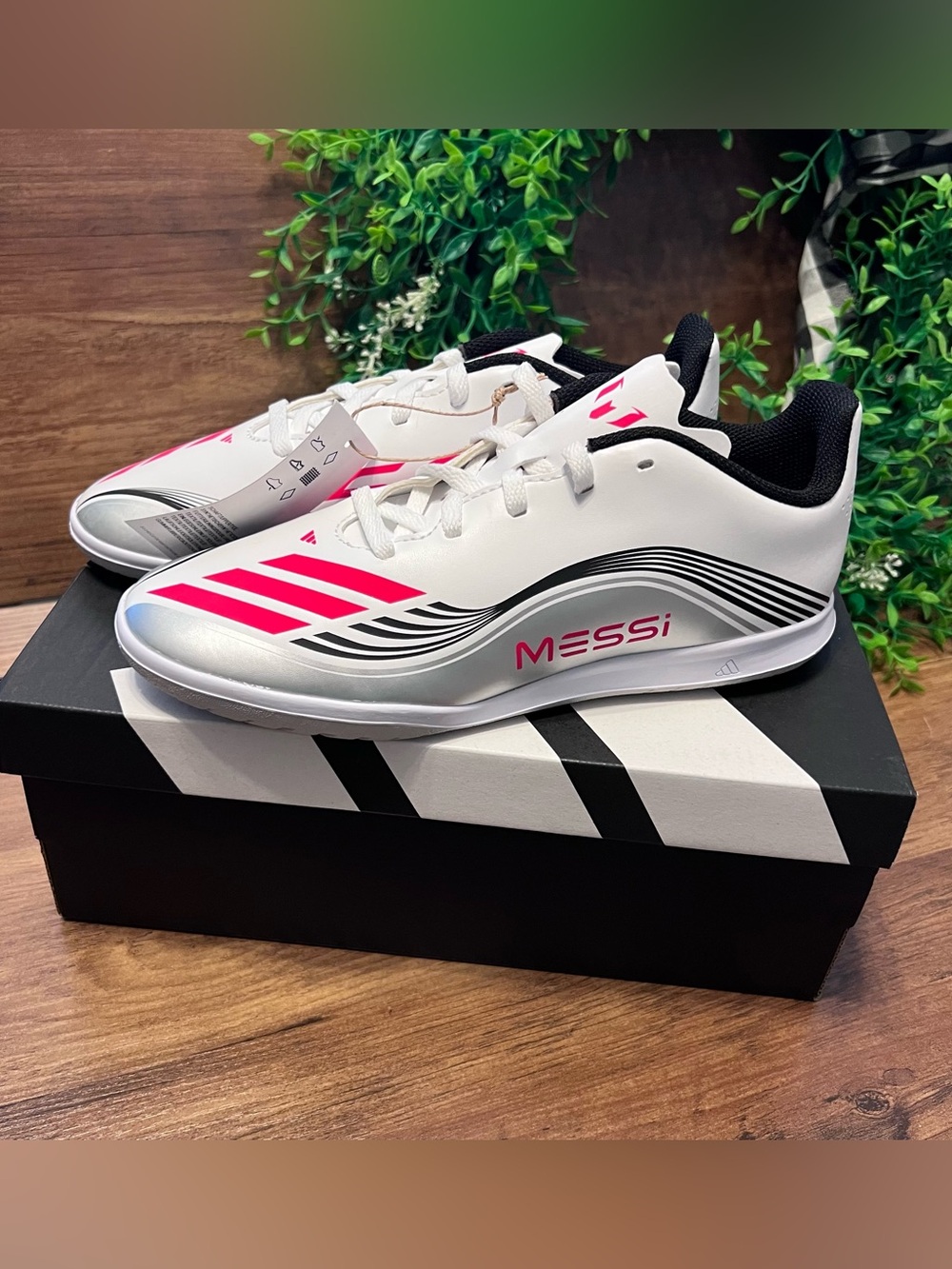 adidas Kids' F50 Club Messi Indoor Soccer Shoes